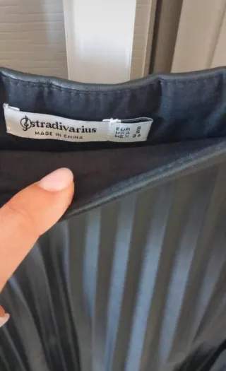 Gonna Stradivarius similpelle nera