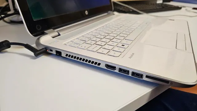 Computer portatile HP Pavilion bianco