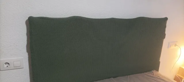 Funda color verde oliva para cabecero de cama 135