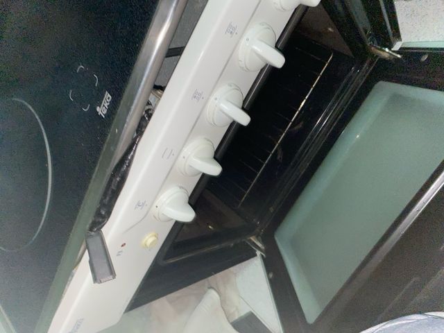 Placa vitrocerámica Teka con horno