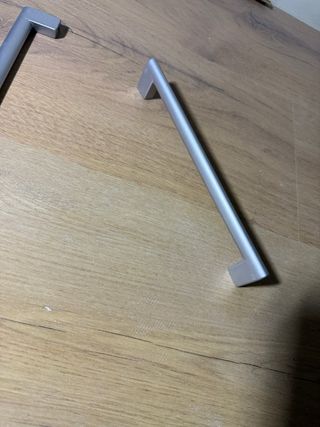 Tiradores muebles cocina plateados