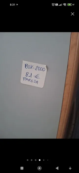 Altavoces Marrones y Negros