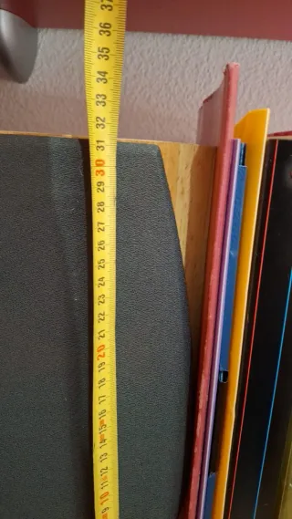 Altavoces Marrones y Negros