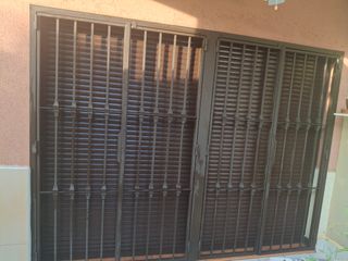 Reja de seguridad para ventanal