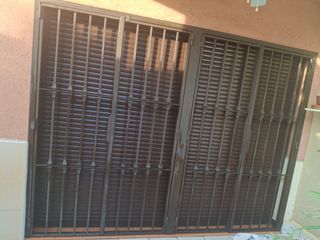 Reja de seguridad para ventanal