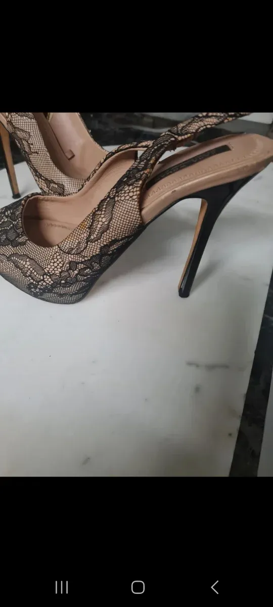 Scarpe Zara tacco 38 pizzo beige nero