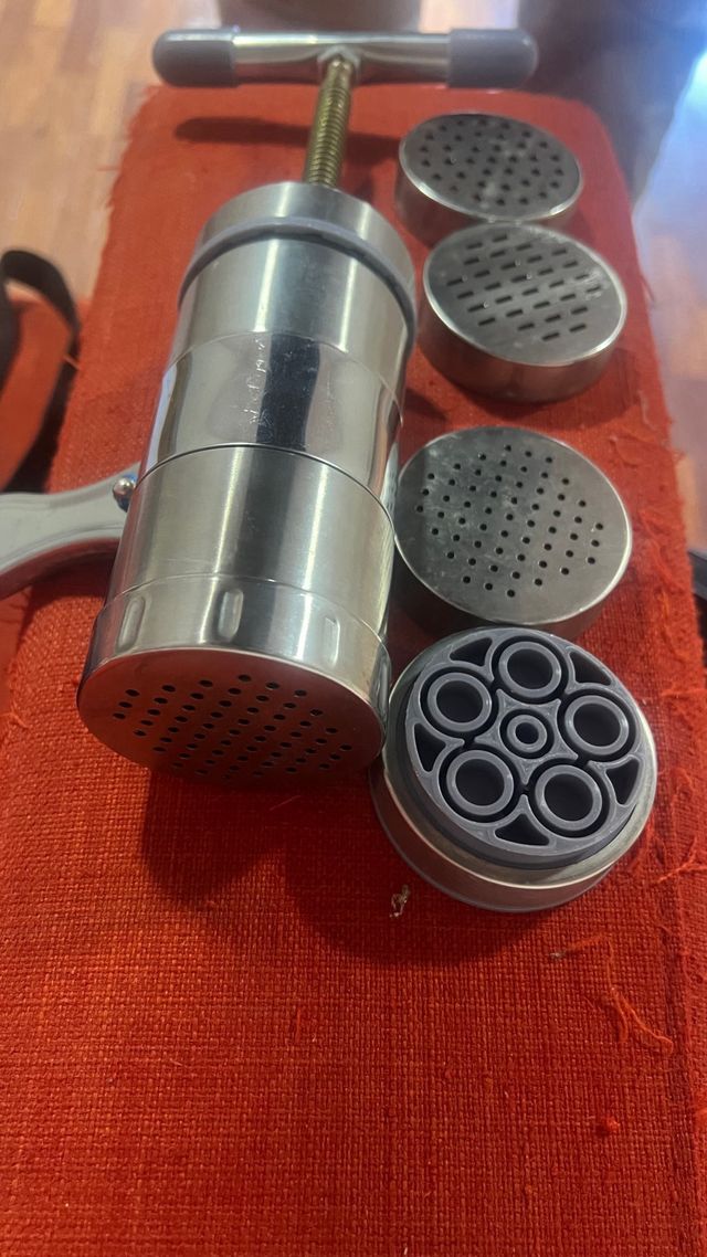 Prensa para pasta casera con accesorios