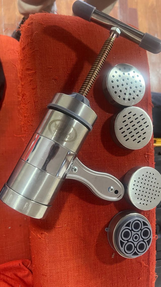 Prensa para pasta casera con accesorios