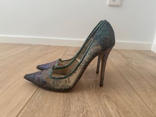 Zapatos de tacón Jimmy Choo azules y morados