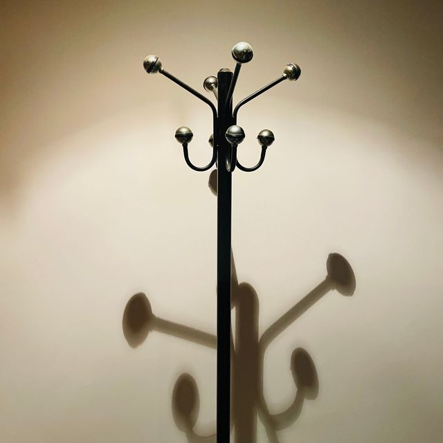 Perchero de pie bolas metal