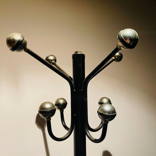 Perchero de pie bolas metal