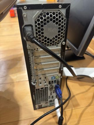 Ordenador HP Completo: CPU, Monitor y Teclado