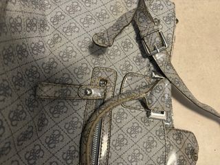 Bolso Guess Monograma Vintage Grande