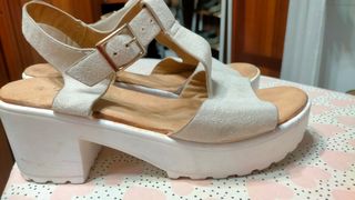 Sandalias Beige Tacon Plataforma Talla 39