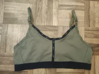 Sujetador deportivo Nike verde oliva Talla M