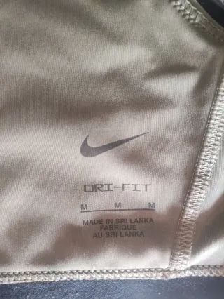 Sujetador deportivo Nike verde oliva Talla M