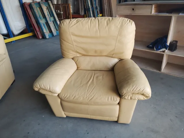 Sofá rinconera piel beige