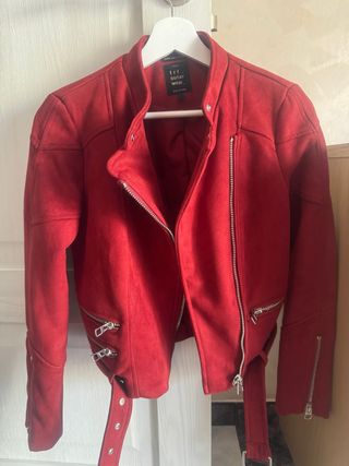 Cazadora Zara Roja