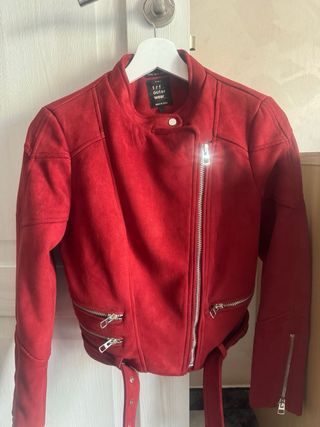 Cazadora Zara Roja