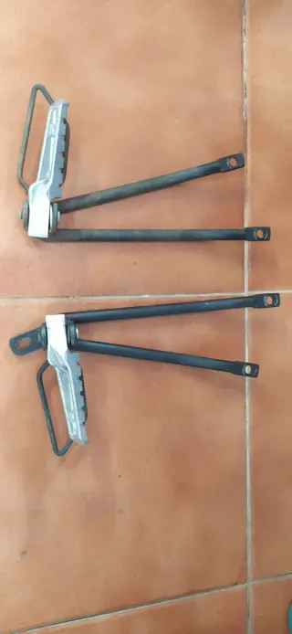 Estriberas traseras aprilia rs 125