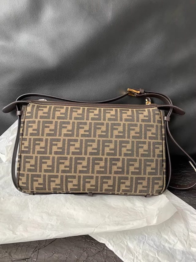 Borsa Fendi da donna beige e marrone