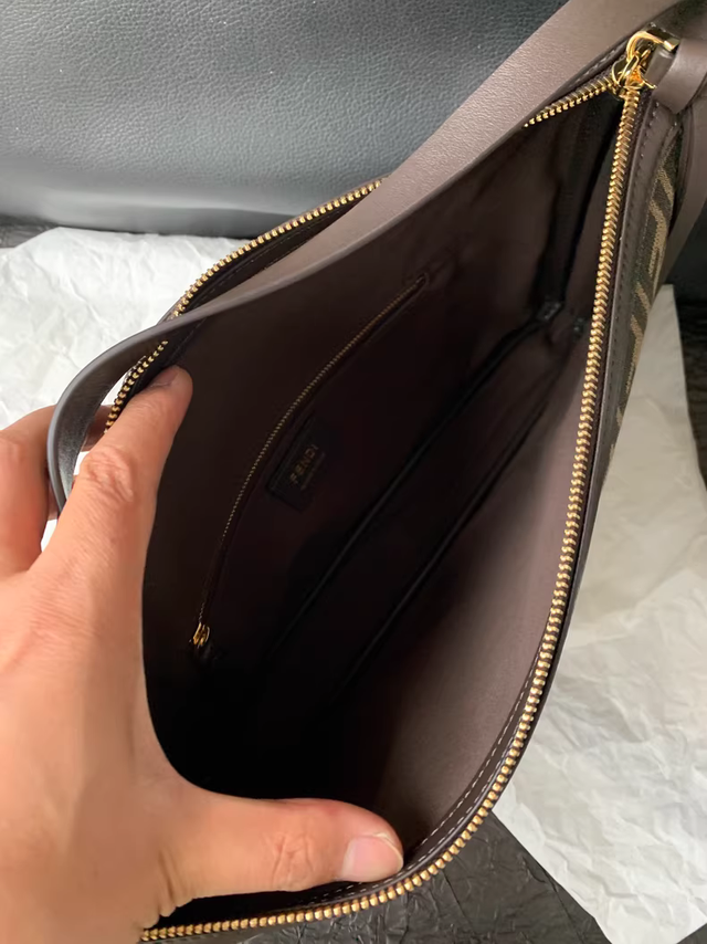 Borsa Fendi da donna beige e marrone