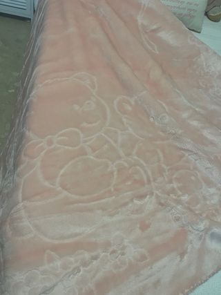 Manta bebé rosa 110x130 para cuna