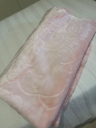 Manta bebé rosa 110x130 para cuna