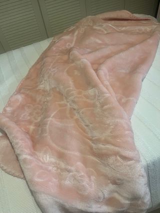 Manta bebé rosa 110x130 para cuna