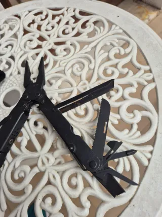 Multitool SOG PowerLock con custodia