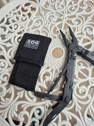 Multitool SOG PowerLock con custodia