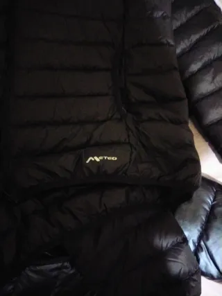 Chaqueta de plumas METEO negra