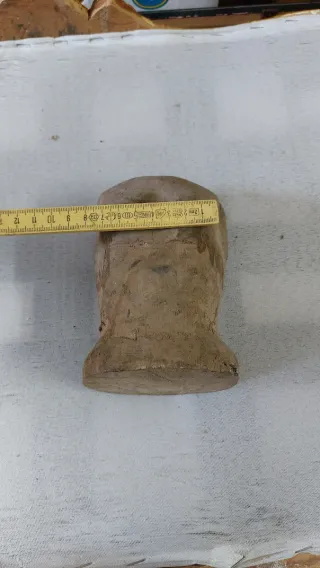 Busto in legno giocattolo
