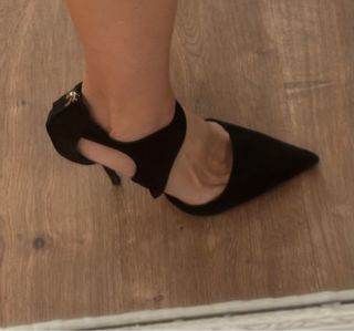 Zapato tacón Uterque ante negro
