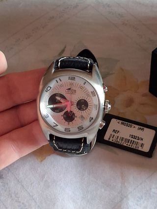 Reloj Lotus Hombre Pulsera Negra y Plateada