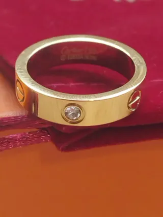 Anillo Cartier Love Dorado con Diamantes