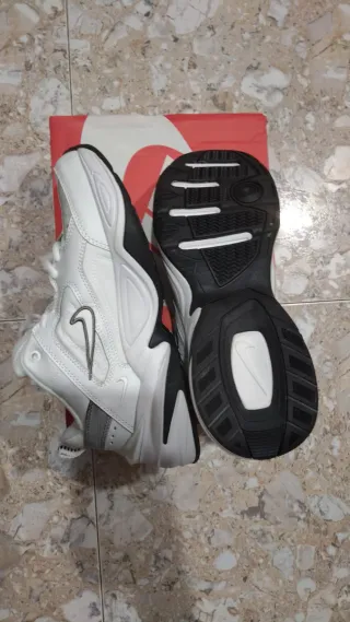 Nike M2K Tekno Blanco y Gris 42