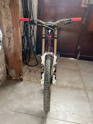 Bicicleta de Descenso Specialized
