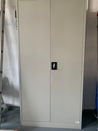 Armario metálico beige 2 puertas