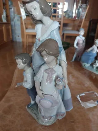 Figura Lladró Madre con Niños
