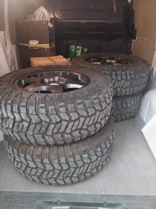 4 Neumáticos  265/65 R18 Radar Renegade R/T+