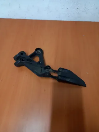 Soporte Estriberas KTM Duke 125 2018-2022