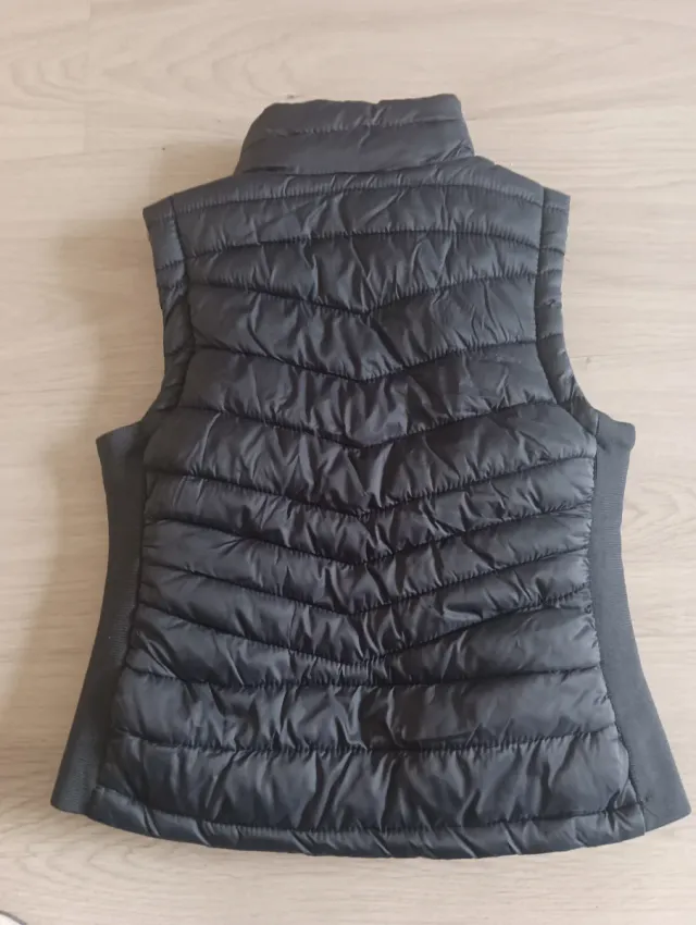 Chaleco negro niña T8