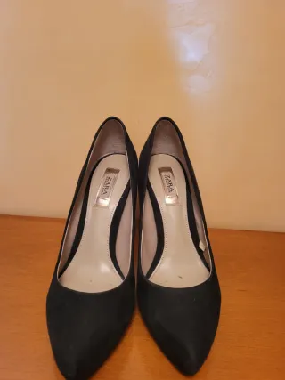 Zapatos de salón Zara Talla 37 Negros