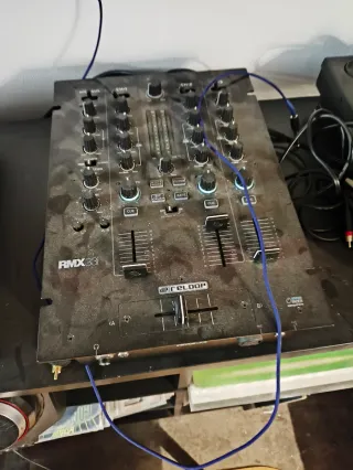 Mixer DJ Reloop RMX 33i