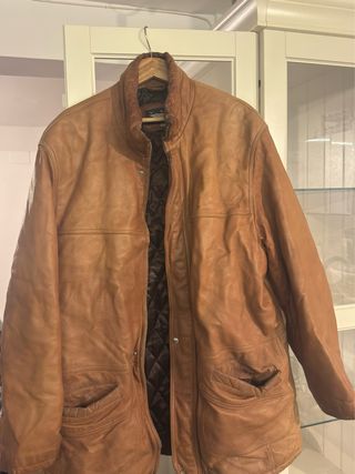 Chaqueta de piel marrón