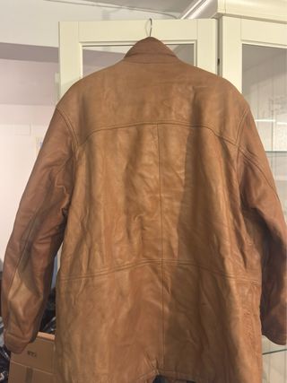 Chaqueta de piel marrón