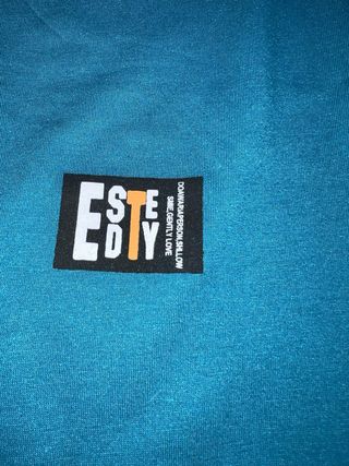 Camiseta verde azulado  y Blanca con Diseño