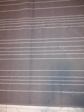 Alfombra gris 1,80x1,20 sin usar
