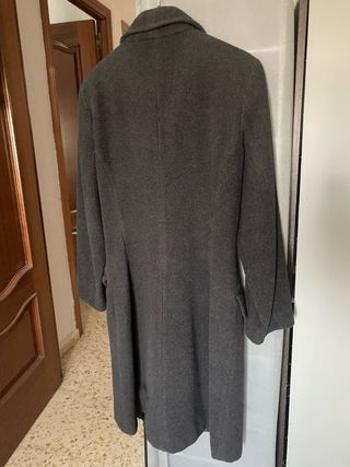 Abrigo negro Zara 
